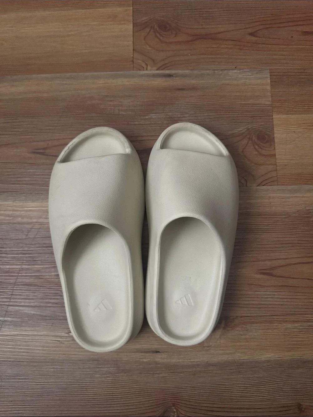 adidas Cream Slide Sandals Yeezy slides size 9 with box